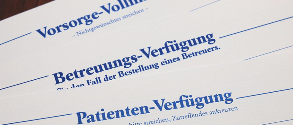 Abbildung von Briefköpfen mit verschiedenen Titeln (Vorsorge-Vollmacht, Betreuung-Verfügung, Patienten-Verfügung)